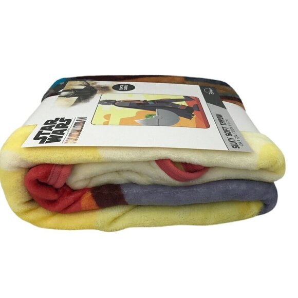 Disney Star Wars Mandalorian Walkabout Throw Blanket Boba Fett Grogu 40 x 50" - Picture 5 of 7